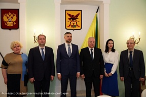 22 марта 2022 года и.о. Представителя МИД России в г. Чите Д.Г.Алемасов принял участие во встрече Губернатора Zабайкалья 
